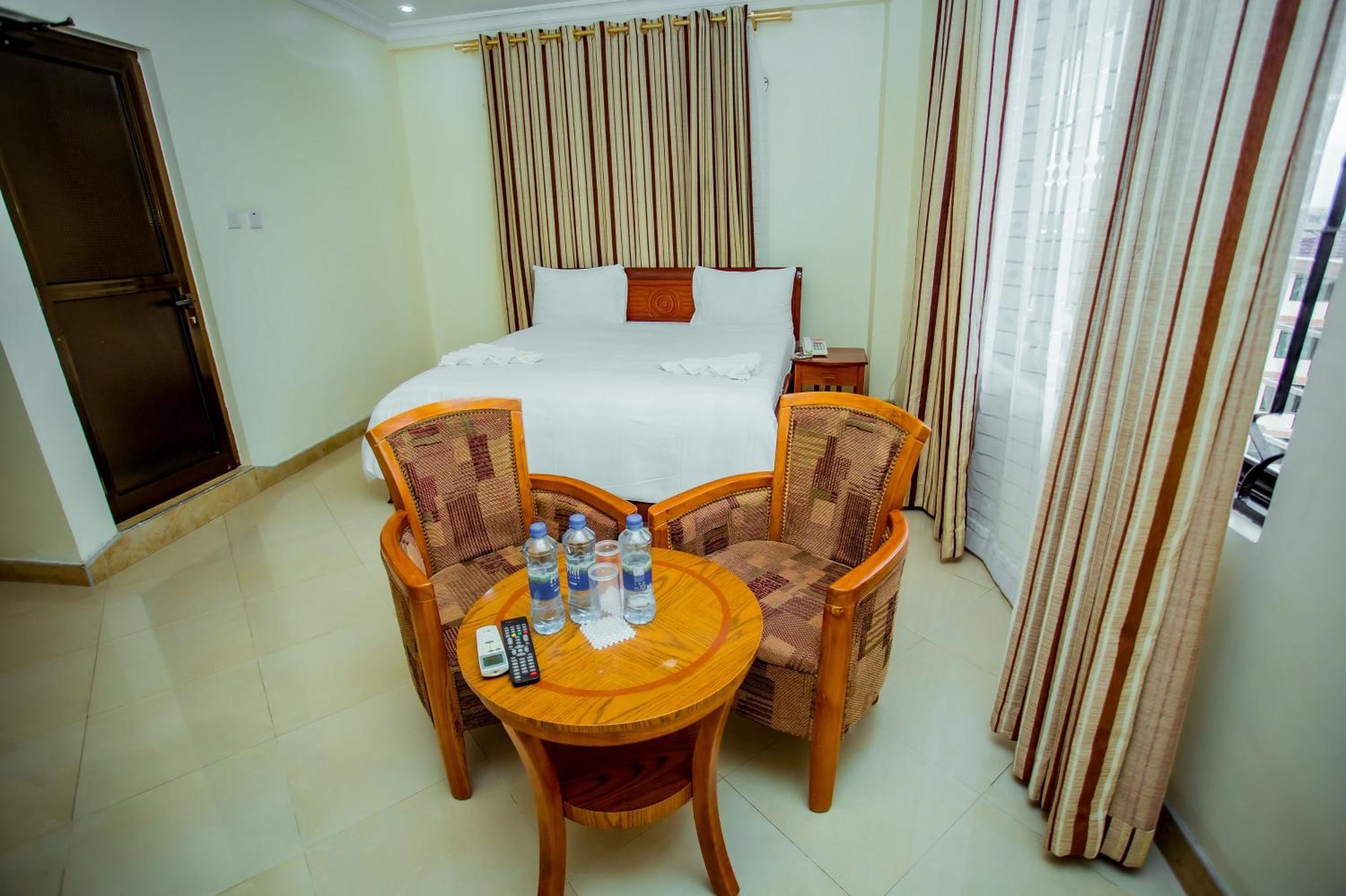 Silver Paradise Hotel Dar es Salaam Esterno foto
