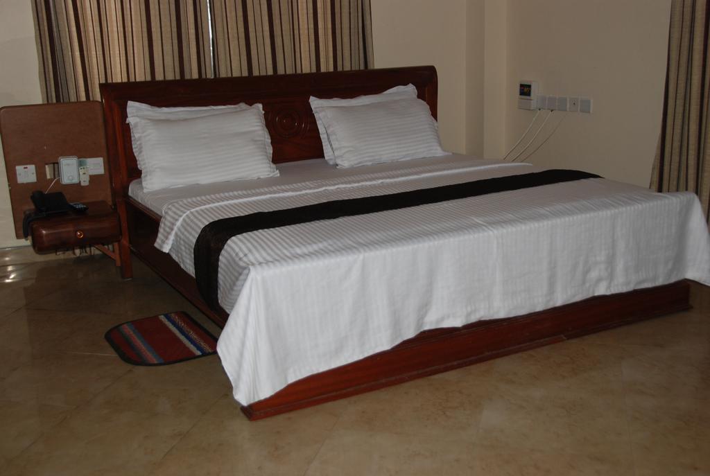 Silver Paradise Hotel Dar es Salaam Esterno foto