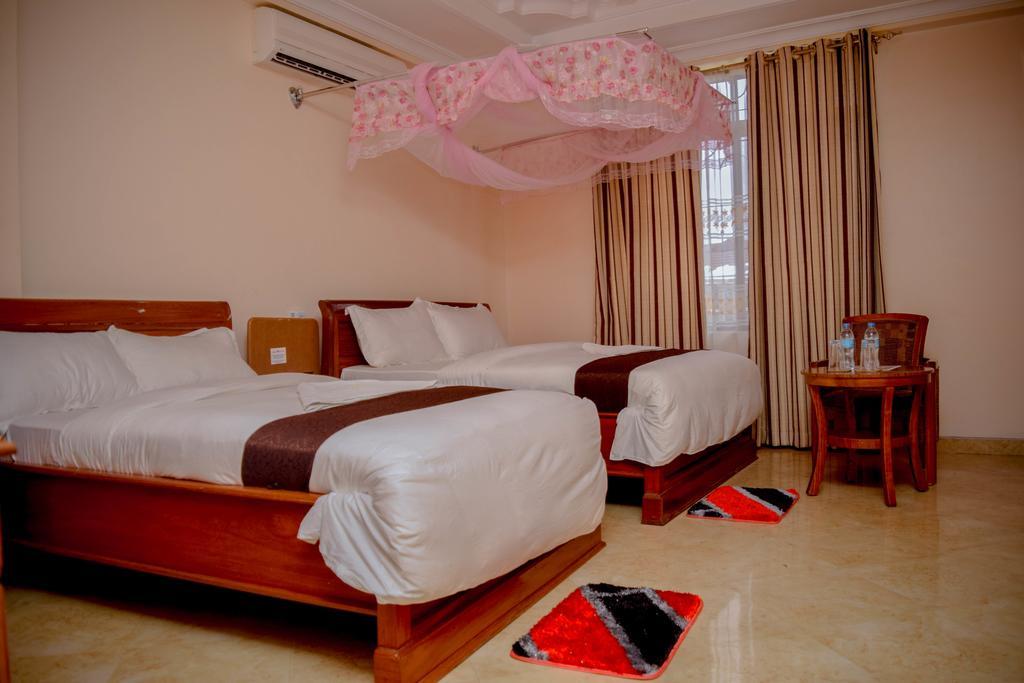 Silver Paradise Hotel Dar es Salaam Esterno foto