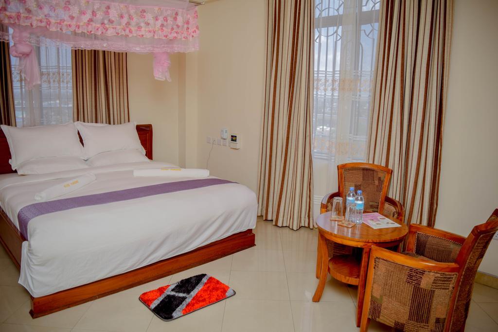 Silver Paradise Hotel Dar es Salaam Esterno foto