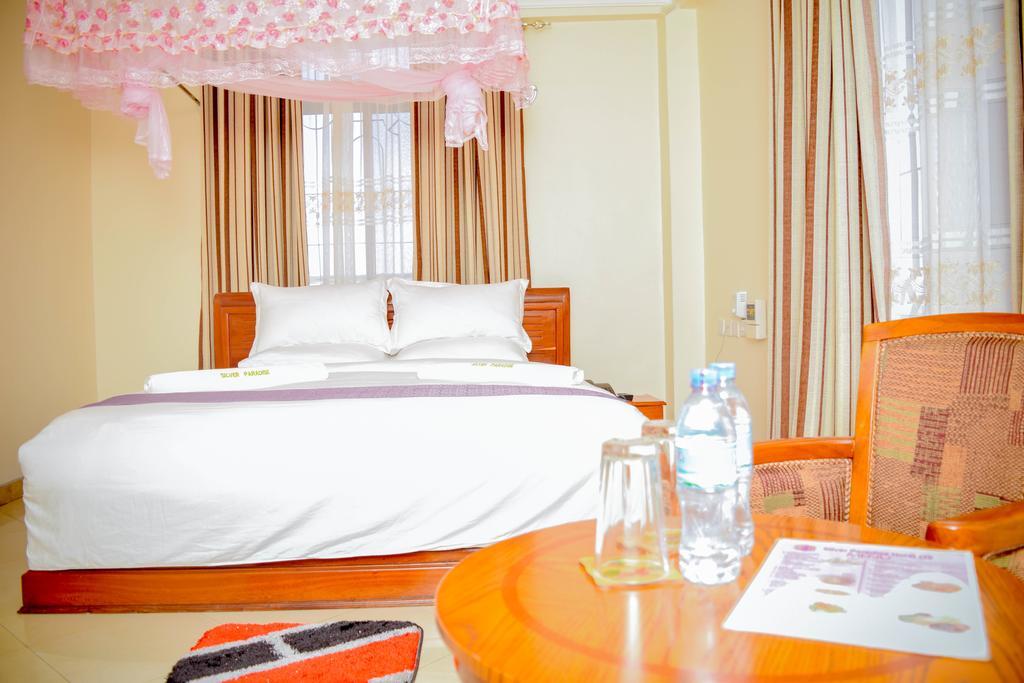 Silver Paradise Hotel Dar es Salaam Esterno foto