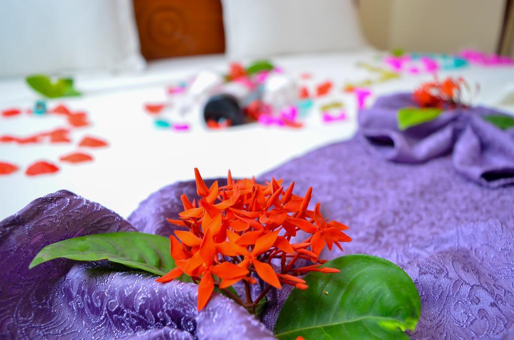 Silver Paradise Hotel Dar es Salaam Esterno foto